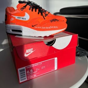 Womens Air Max 1 LX